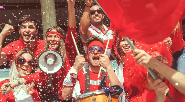 Najlepsze pomysły na prezent dla fana piłki nożnej – nie przegap idealnego wyboru!