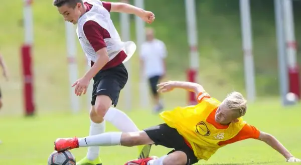 Jak stać się lepszym piłkarzem? Praktyczne porady na trening, dietę i mentalność