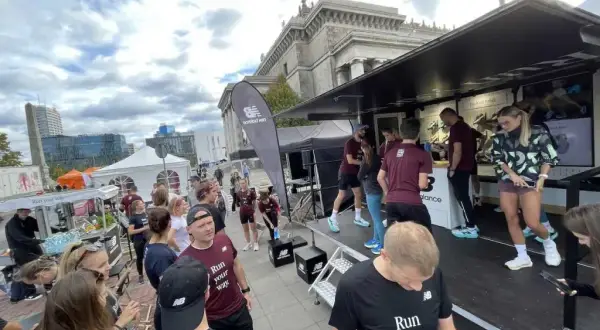 Czy można biegać codziennie 10 km? Oto ryzyka i korzyści