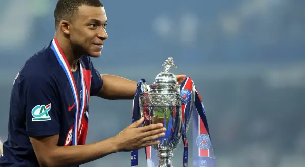 Ile naprawdę zarabia Mbappé w tydzień? Szokujące liczby i źródła dochodów