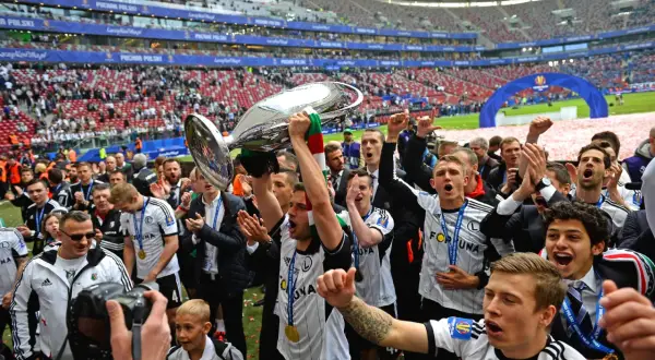 Ile pucharów Polski ma Legia? Odkryj jej niesamowite osiągnięcia
