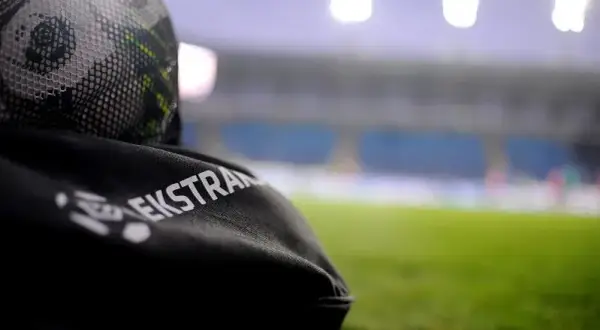 Kto awansuje do ekstraklasy? Analiza drużyn i szanse na promocję